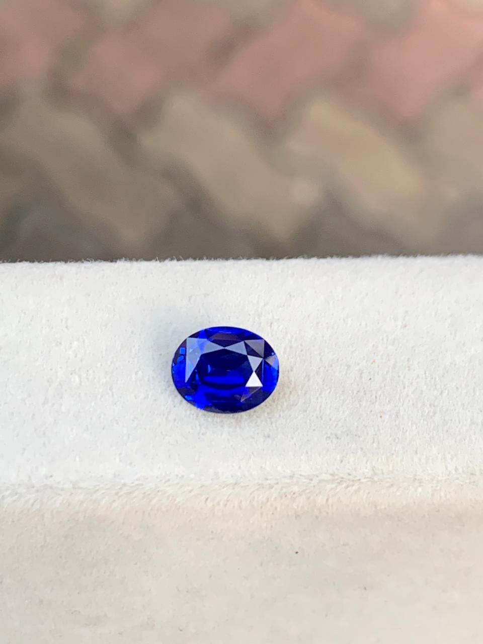saphir-bleu-ovale-1-53ct-photo-2