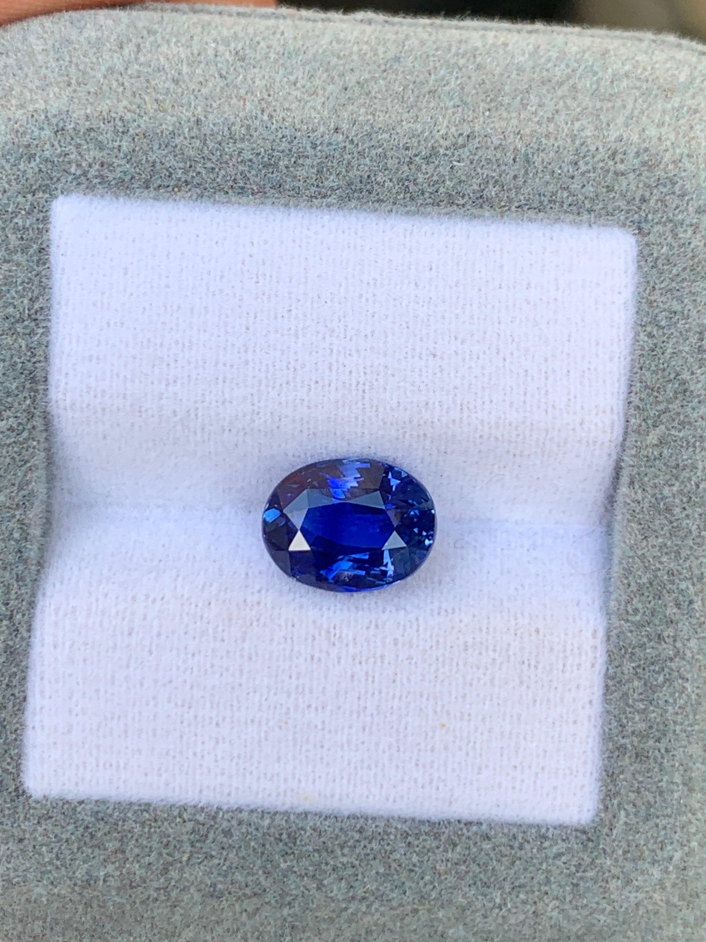 saphir-bleu-ovale-3-05-ct-photo-2
