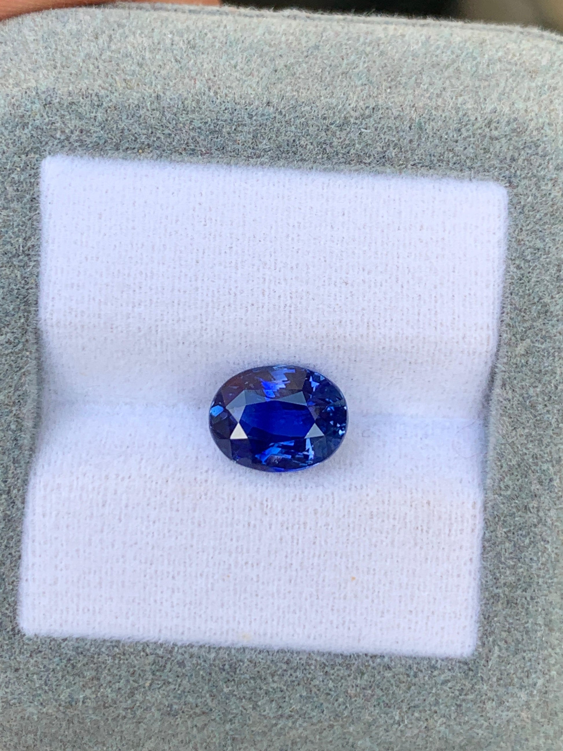 saphir-bleu-ovale-3-05-ct-photo-2