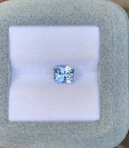 saphir-bleu-radiant-2-10ct-photo-2