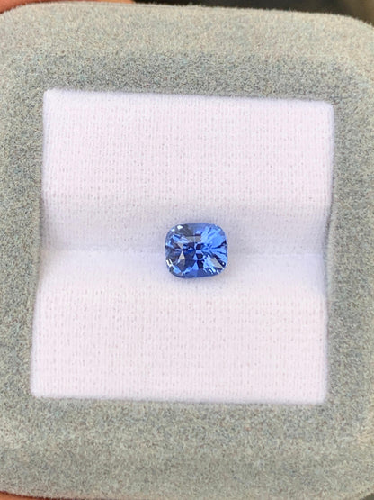 saphir-bleu-taille-coussin-1-65ct-photo-1