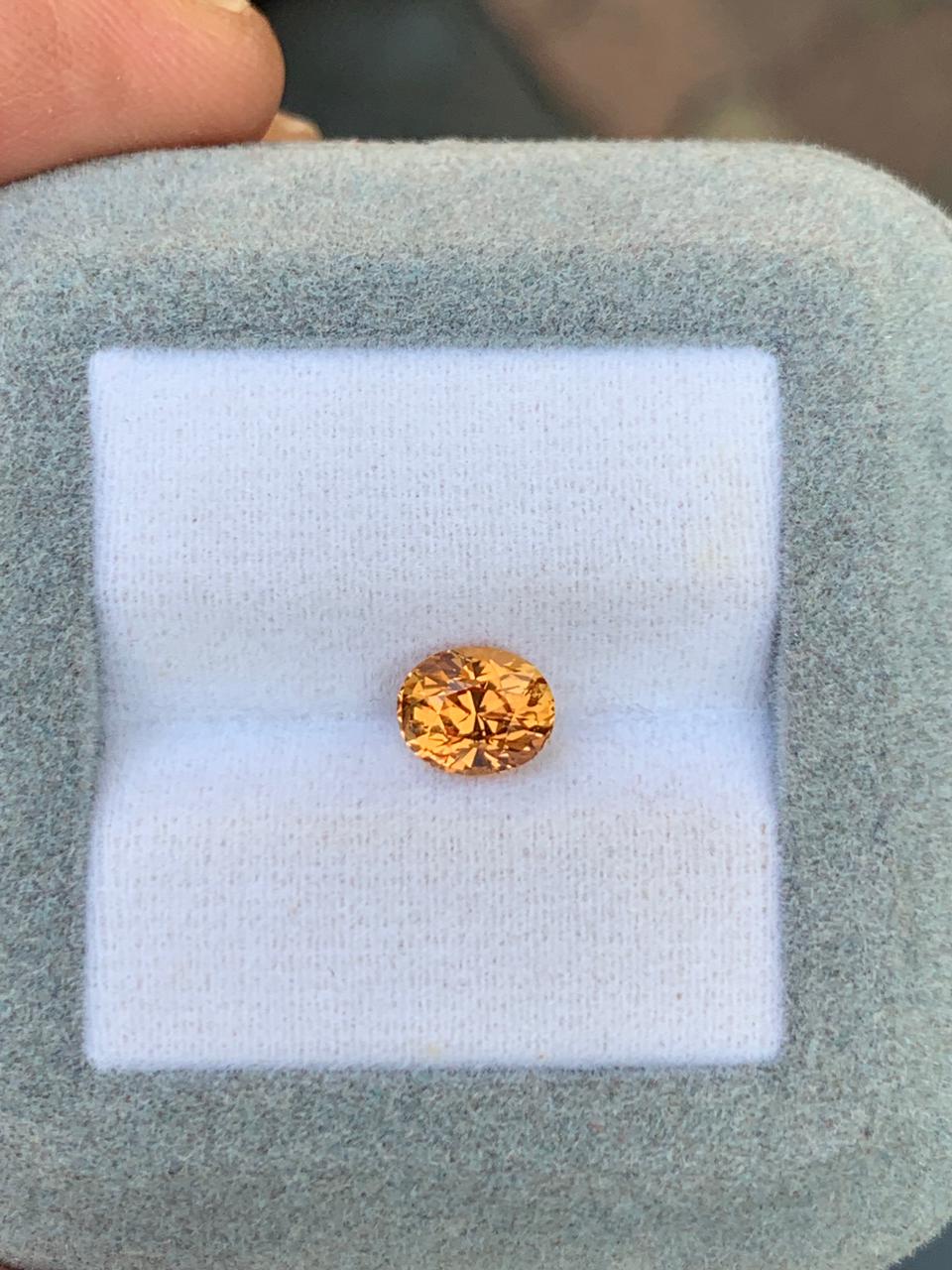 saphir-orange-ovale-1-51ct-photo-1