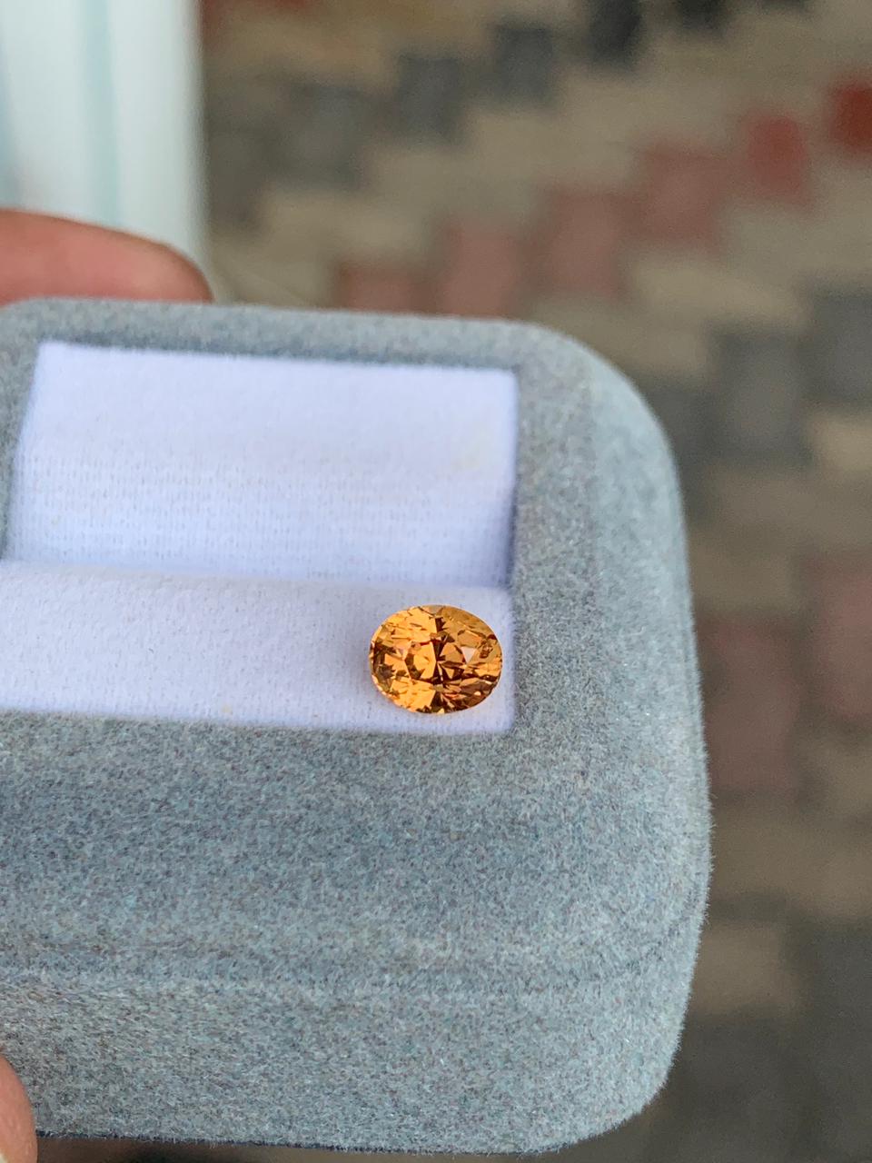 saphir-orange-ovale-1-51ct-photo-2