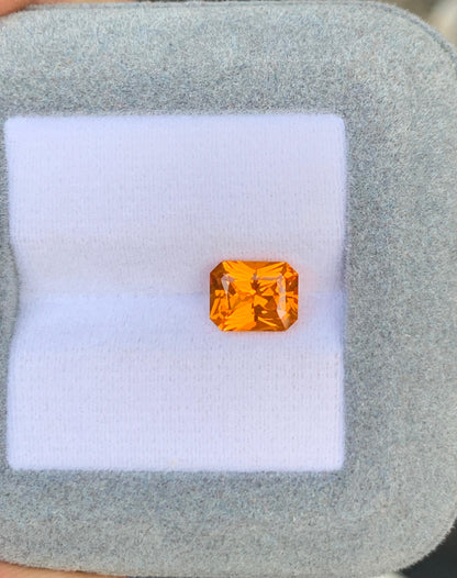 saphir-orange-radiant-2-10ct-photo-2