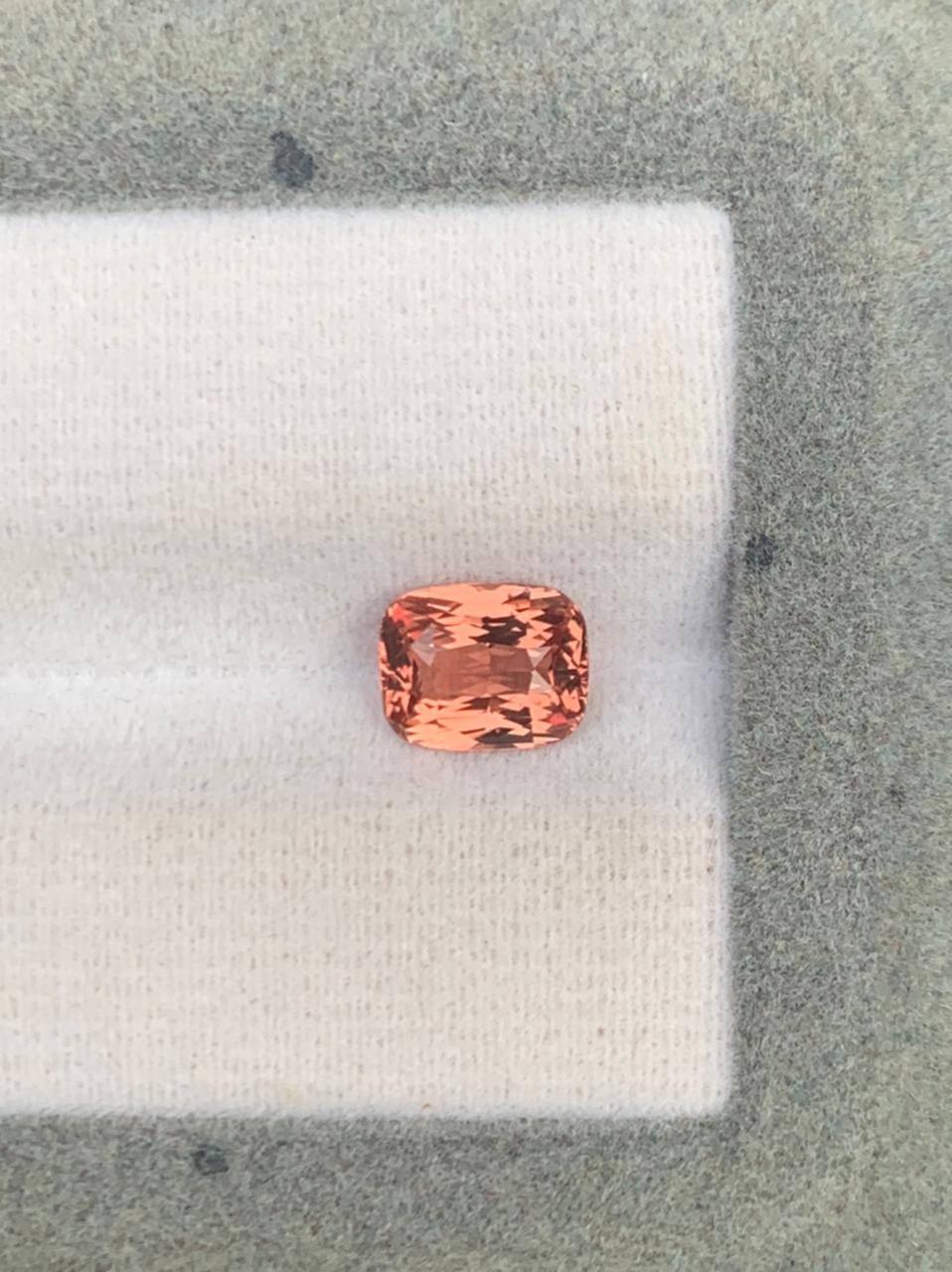 saphir-padparadscha-coussin-1-58ct-photo-1