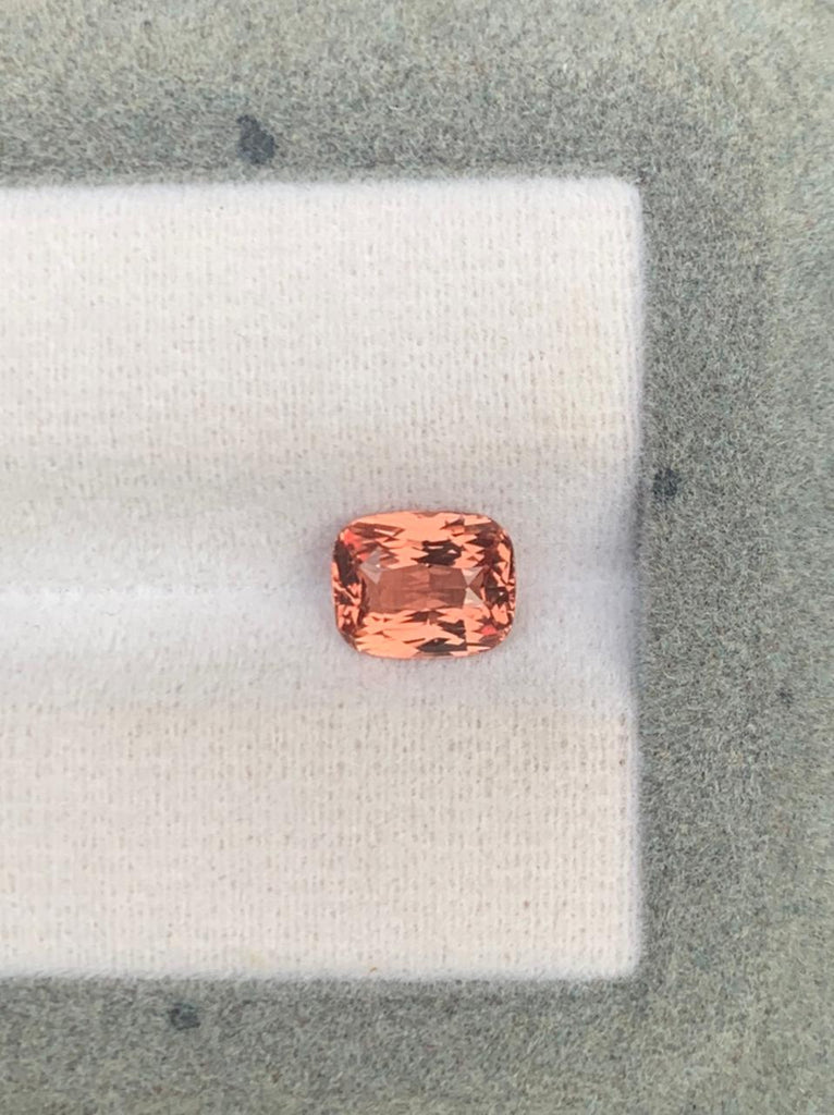 saphir-padparadscha-coussin-1-58ct-photo-1