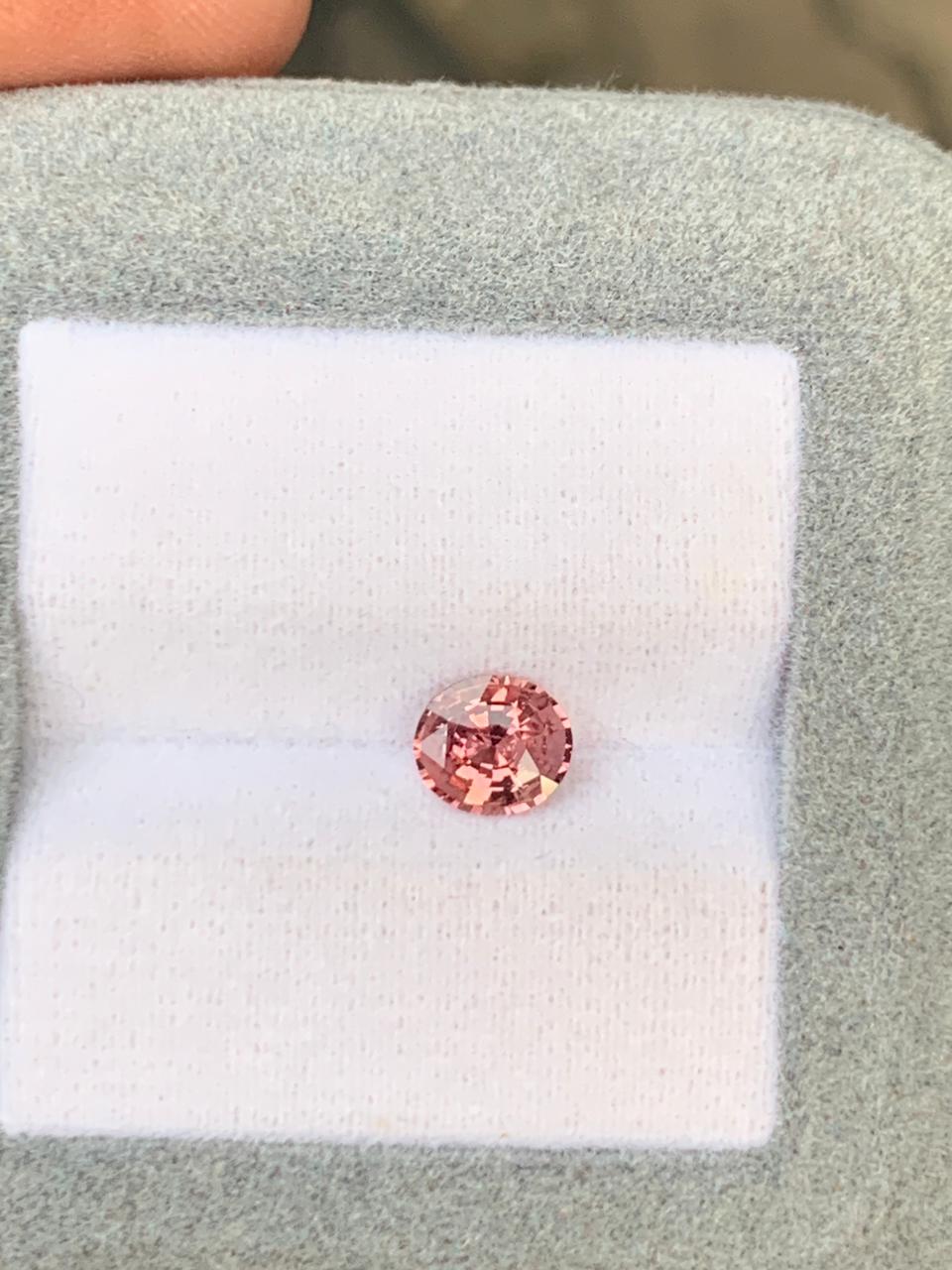 Saphir Verneuil Padparadscha 8mm Qualité Joaillerie - 2,58 Carats, Transparence IF