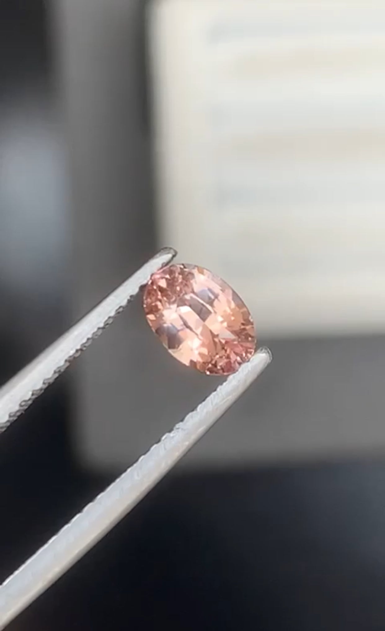 saphir-padparadscha-ovale-1-08ct-photo-2