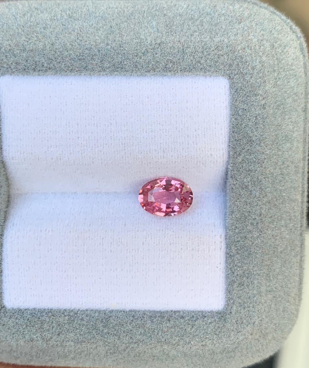 saphir-padparadscha-ovale-1-10-ct-photo-1