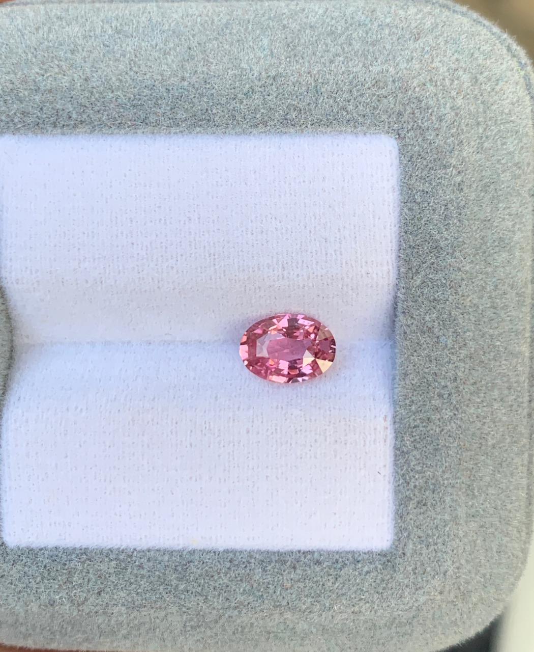 saphir-padparadscha-ovale-1-10-ct-photo-2