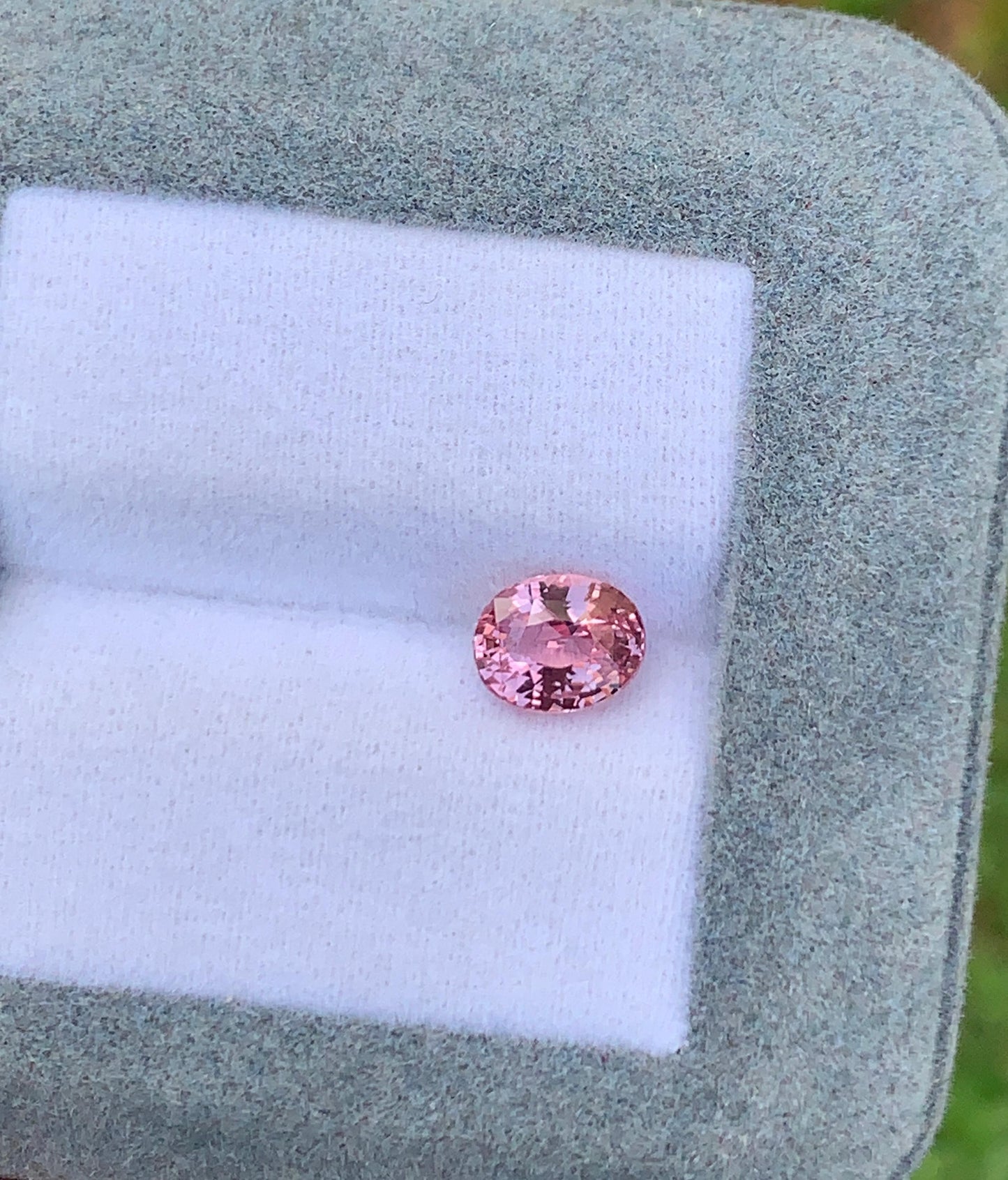 saphir-padparadscha-ovale-1-50ct photo2