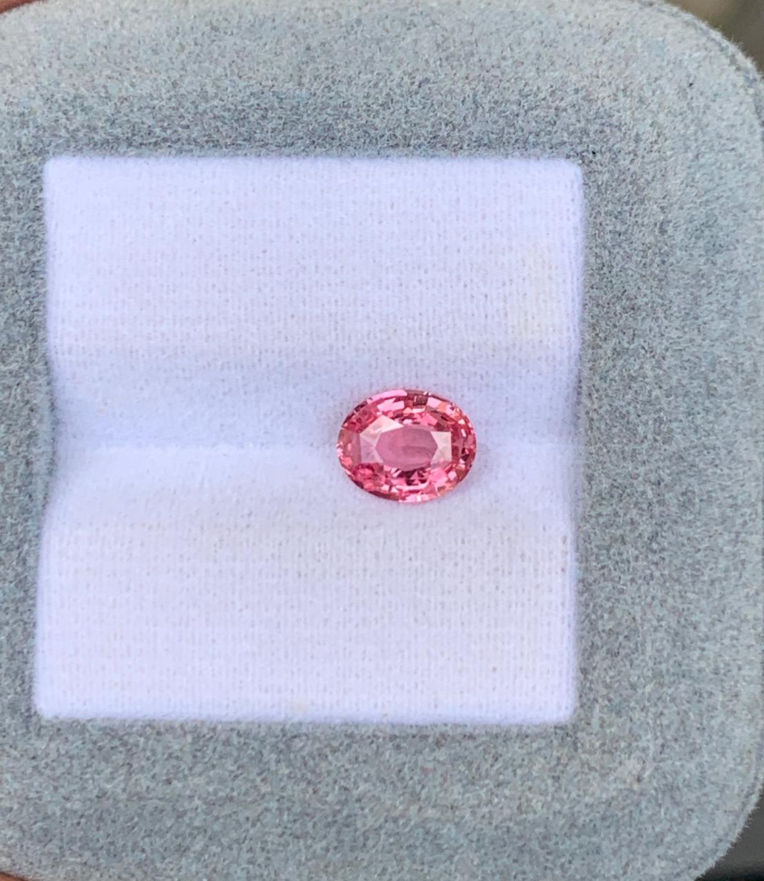 saphir-padparadscha-ovale-1-51ct-3-photo-1