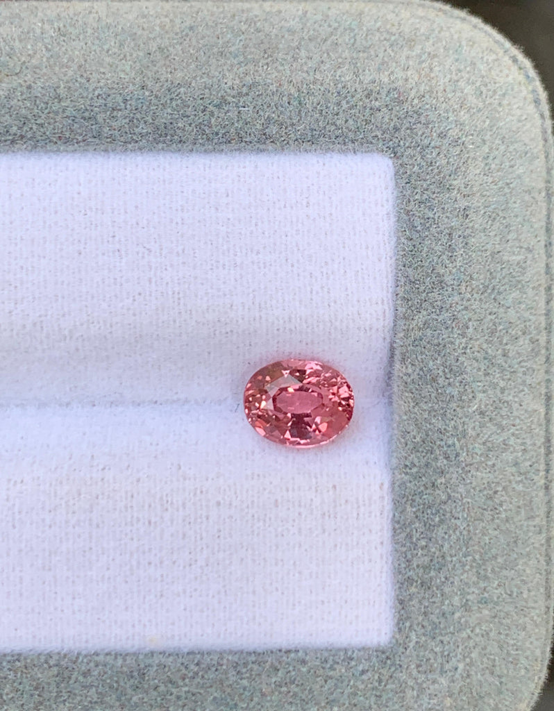 saphir-padparadscha-ovale-1-56ct-photo-1