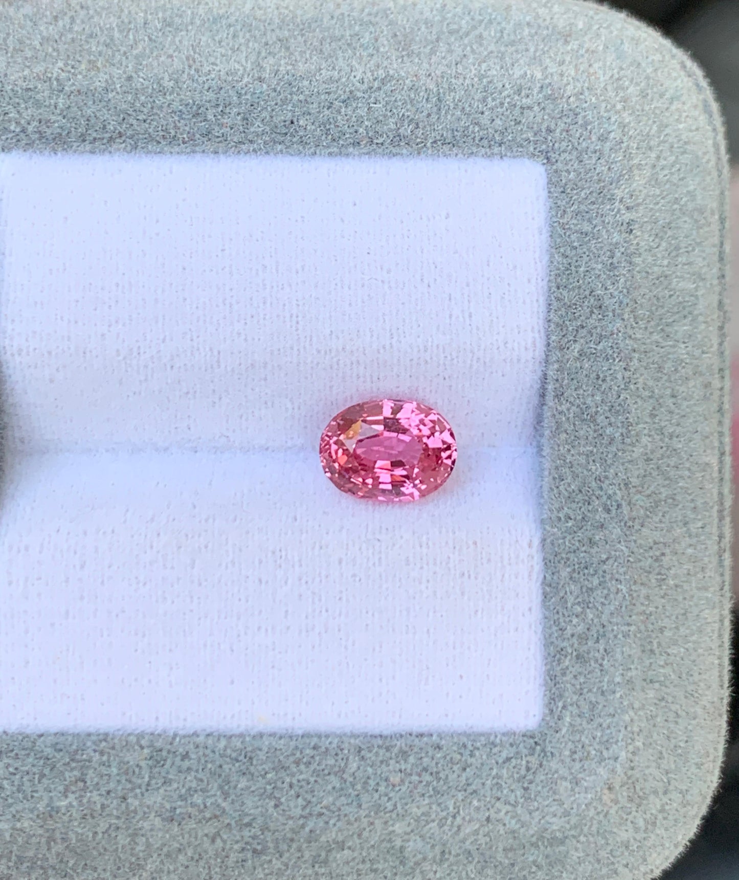 saphir-padparadscha-ovale-1-63ct-photo-1