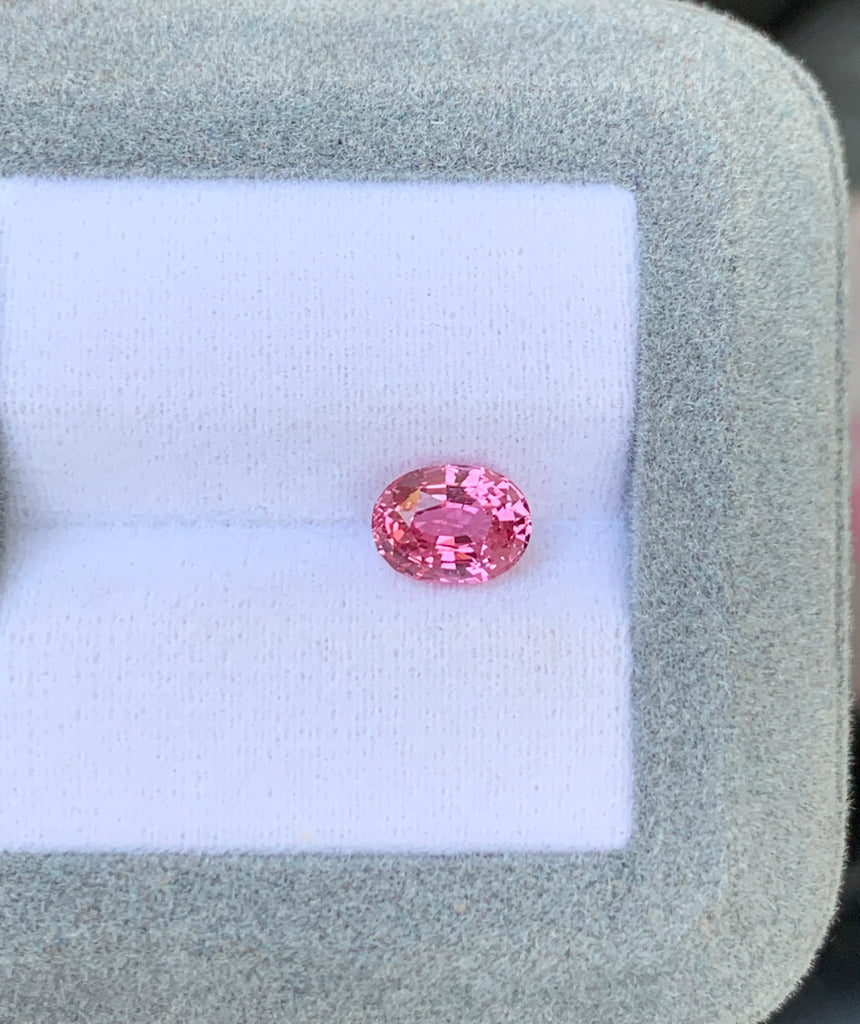 saphir-padparadscha-ovale-1-63ct-photo-1