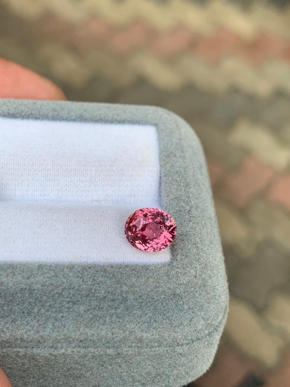saphir-padparadscha-ovale-3-00ct-photo-1
