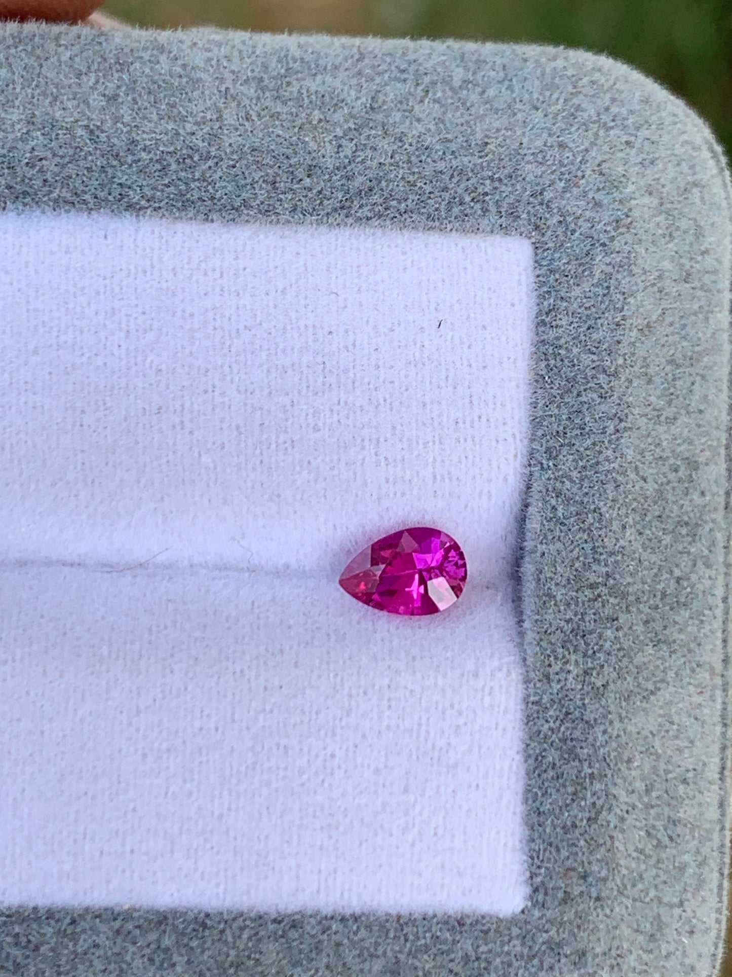 Saphir Rose 0,59ct, originaire de Sri Lanka, qualité Eye Clean, vue principale | Bonnot Paris — Bonnot Paris