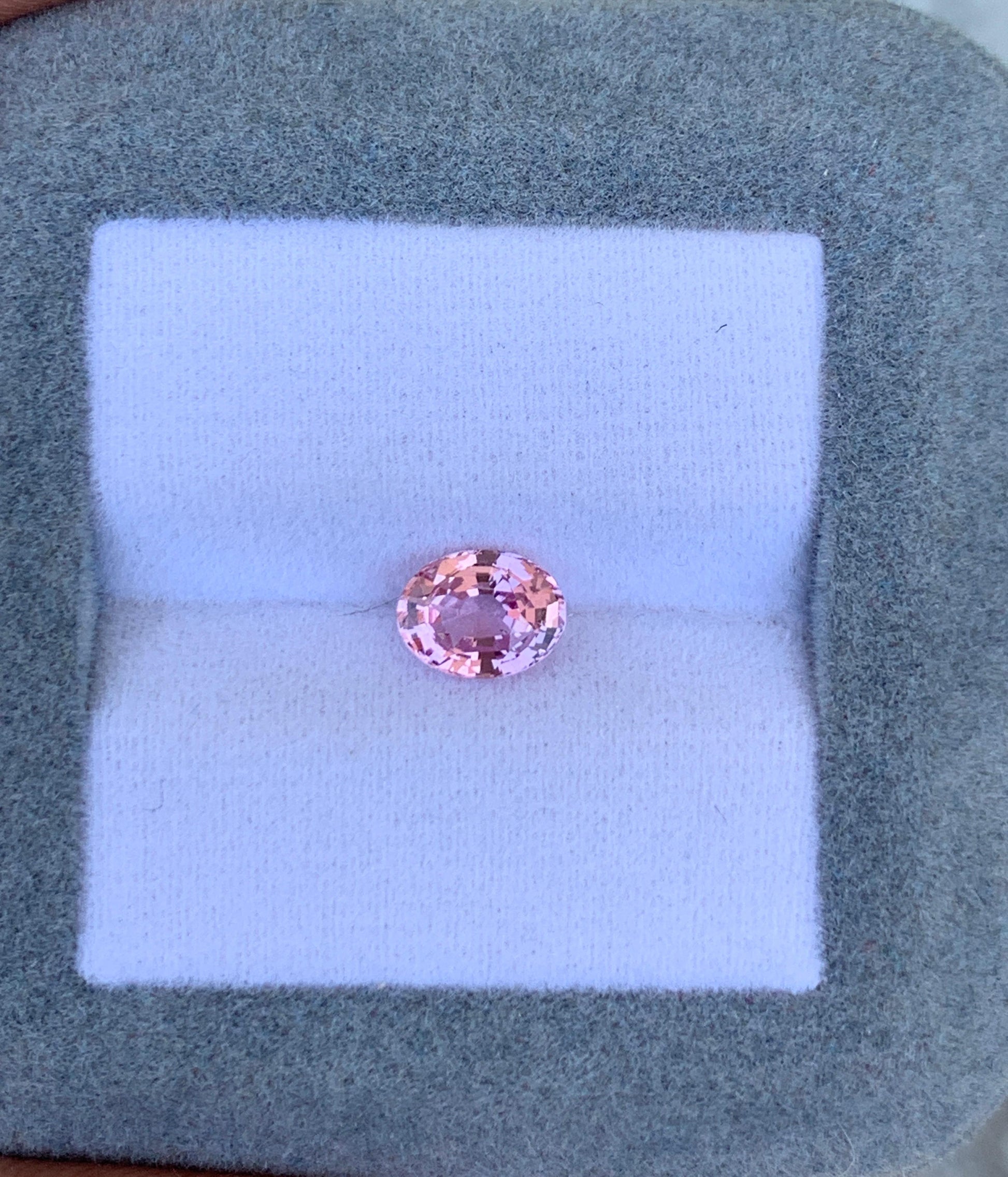 saphir-rose-ovale-1-29ct photo1
