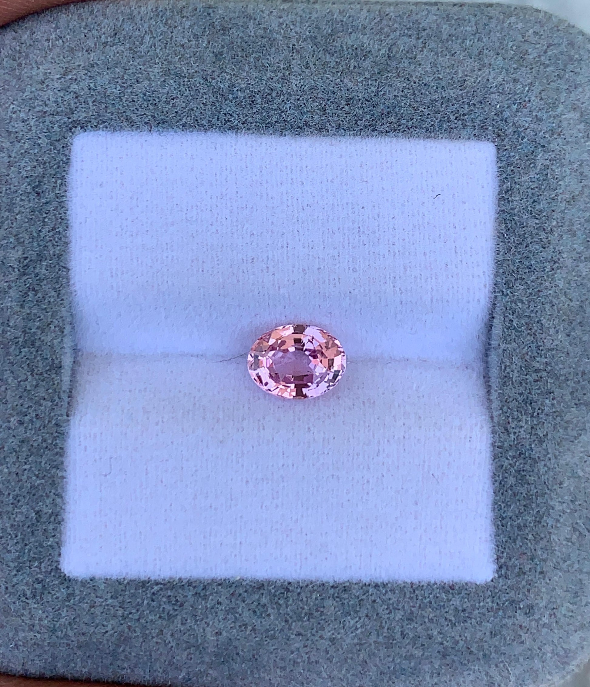 saphir-rose-ovale-1-29ct photo2