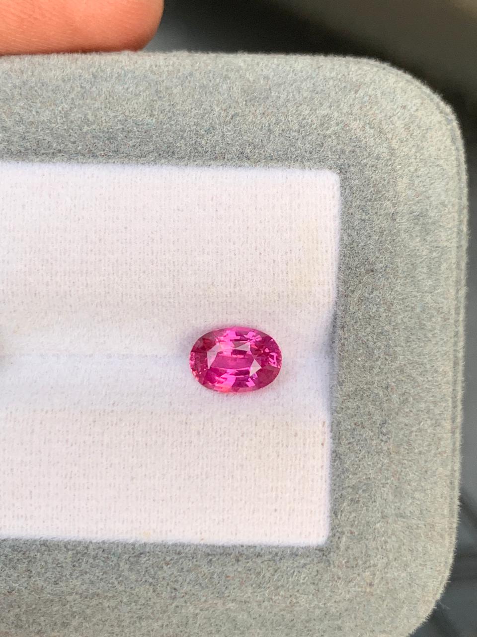 saphir-rose-ovale-1-62ct-photo-1