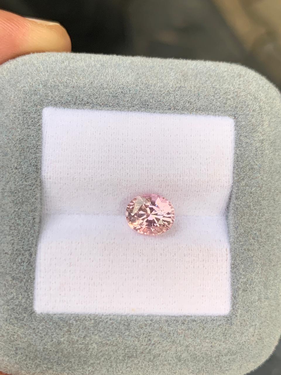 saphir-rose-ovale-2-00ct-photo-2