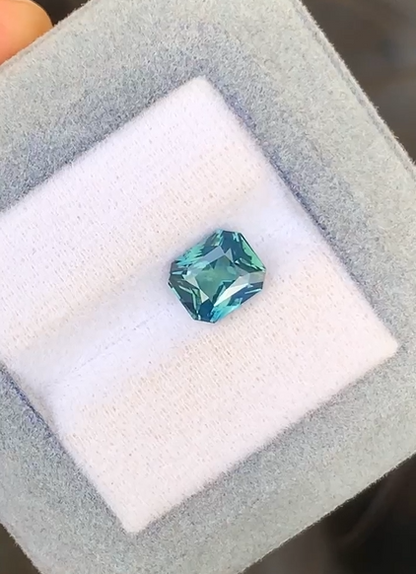 Saphir Teal 3,07ct, originaire de Madagascar, non chauffé, vue principale | Bonnot Paris