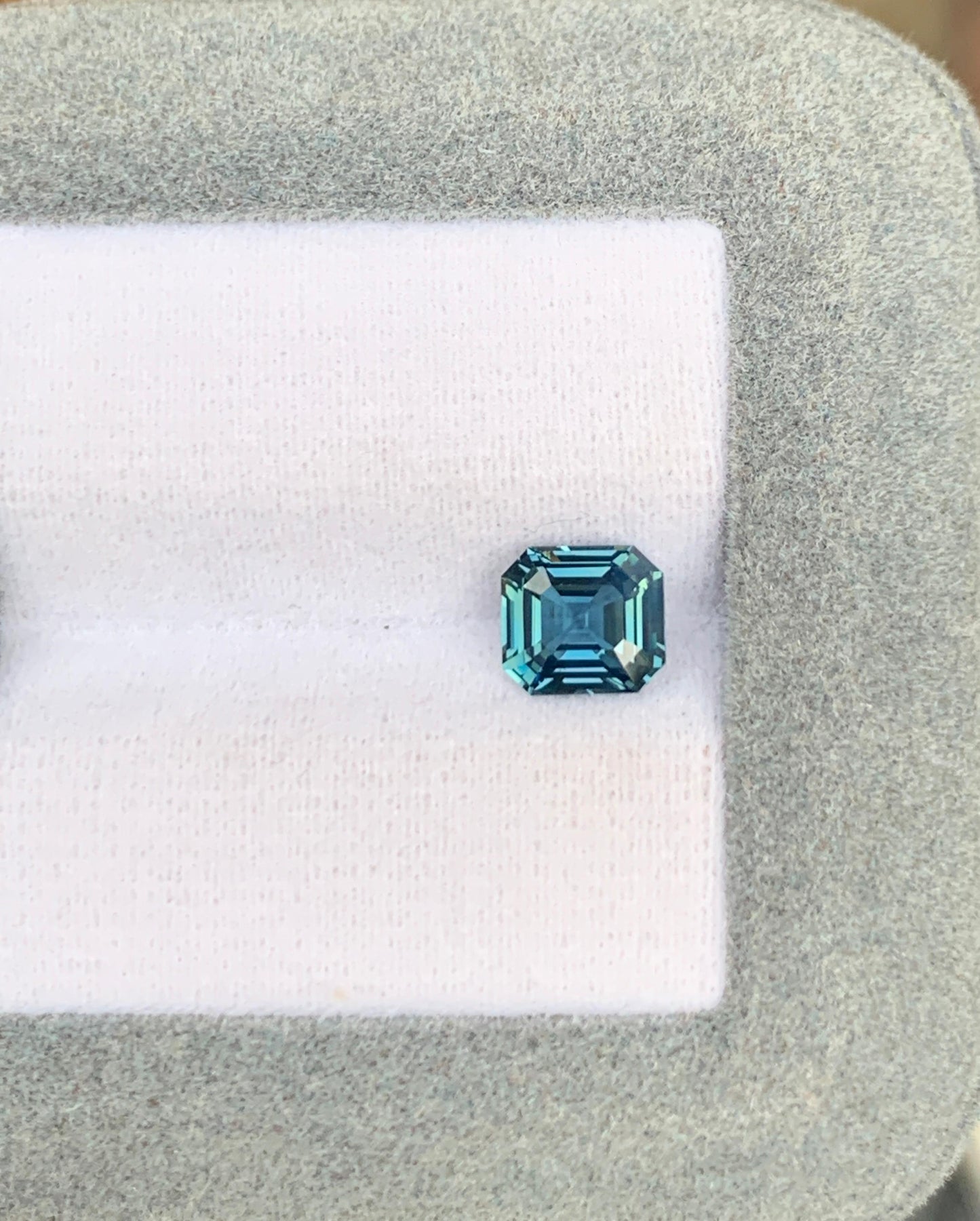 saphir-teal-émeraude-1-53ct-photo-2