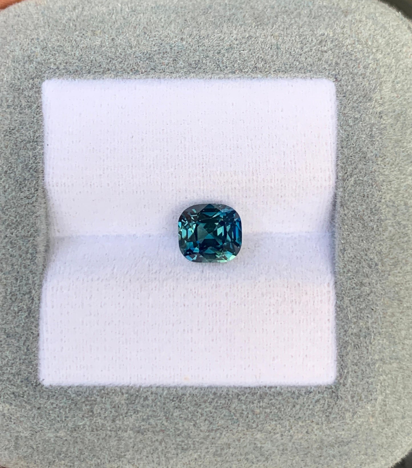 saphir-teal-coussin-2-01ct-photo-1