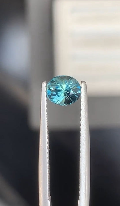 saphir-teal-ovale-1-06ct-photo-2