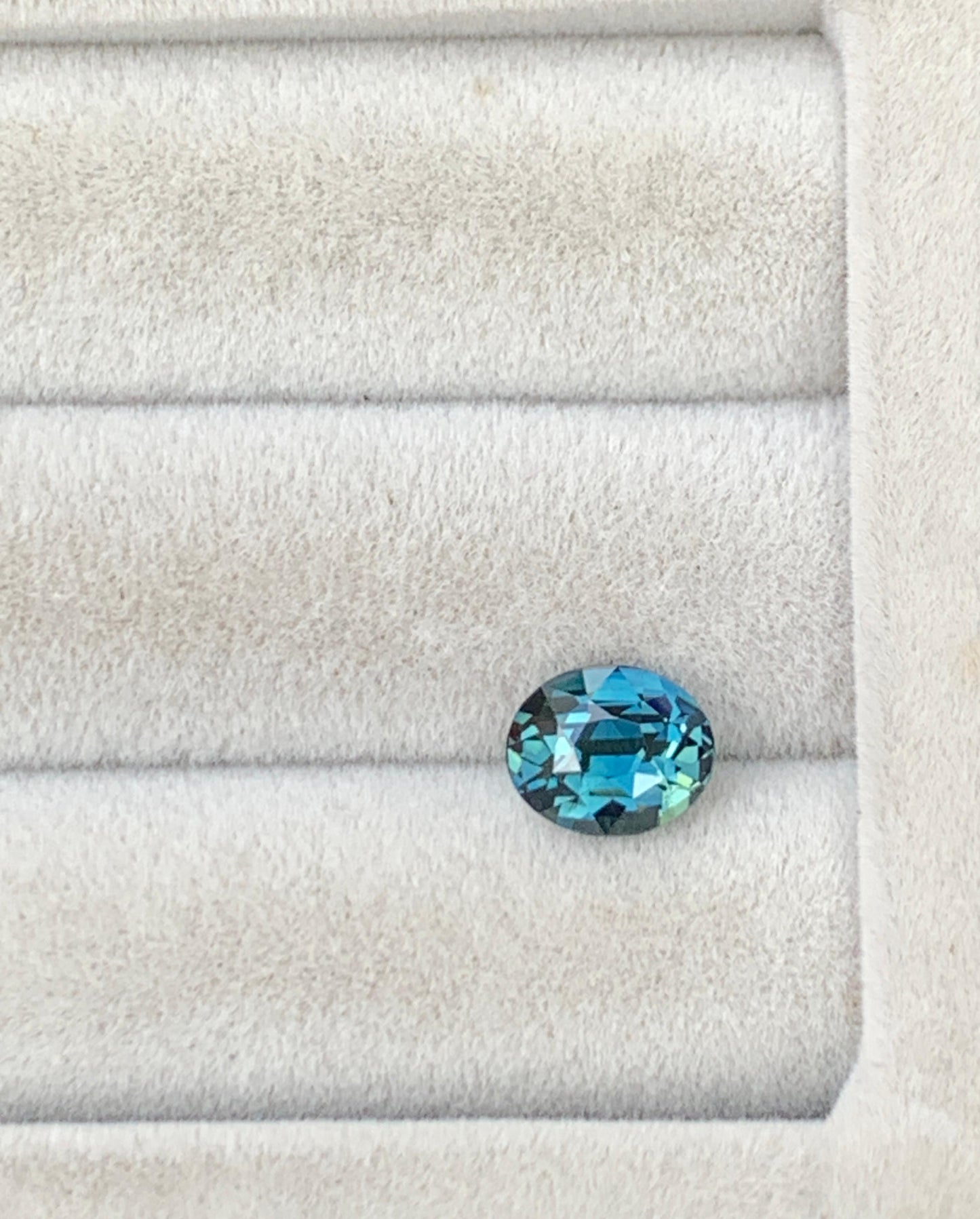 saphir-teal-ovale-1-97ct-photo-1