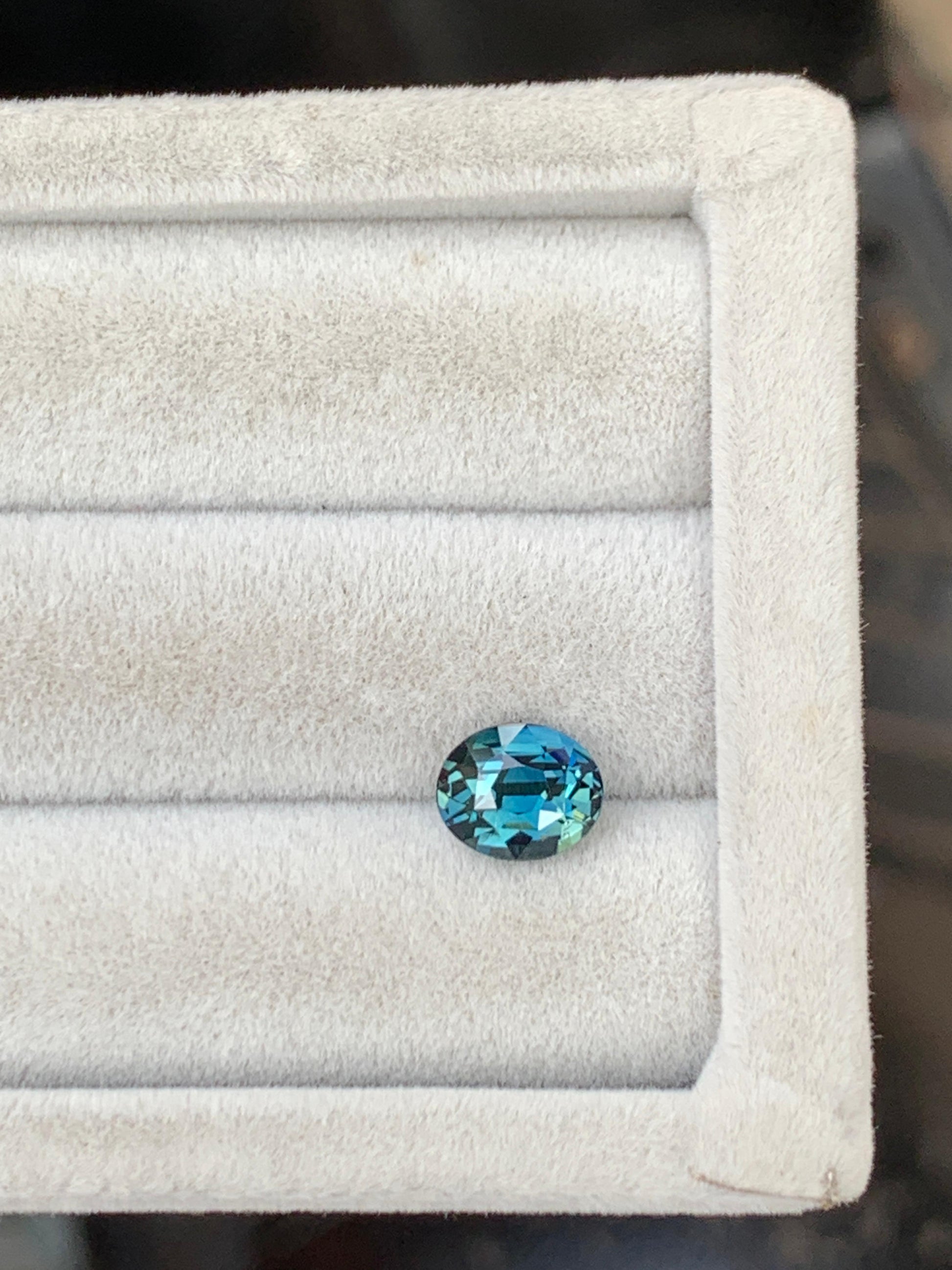 saphir-teal-ovale-1-97ct-photo-2