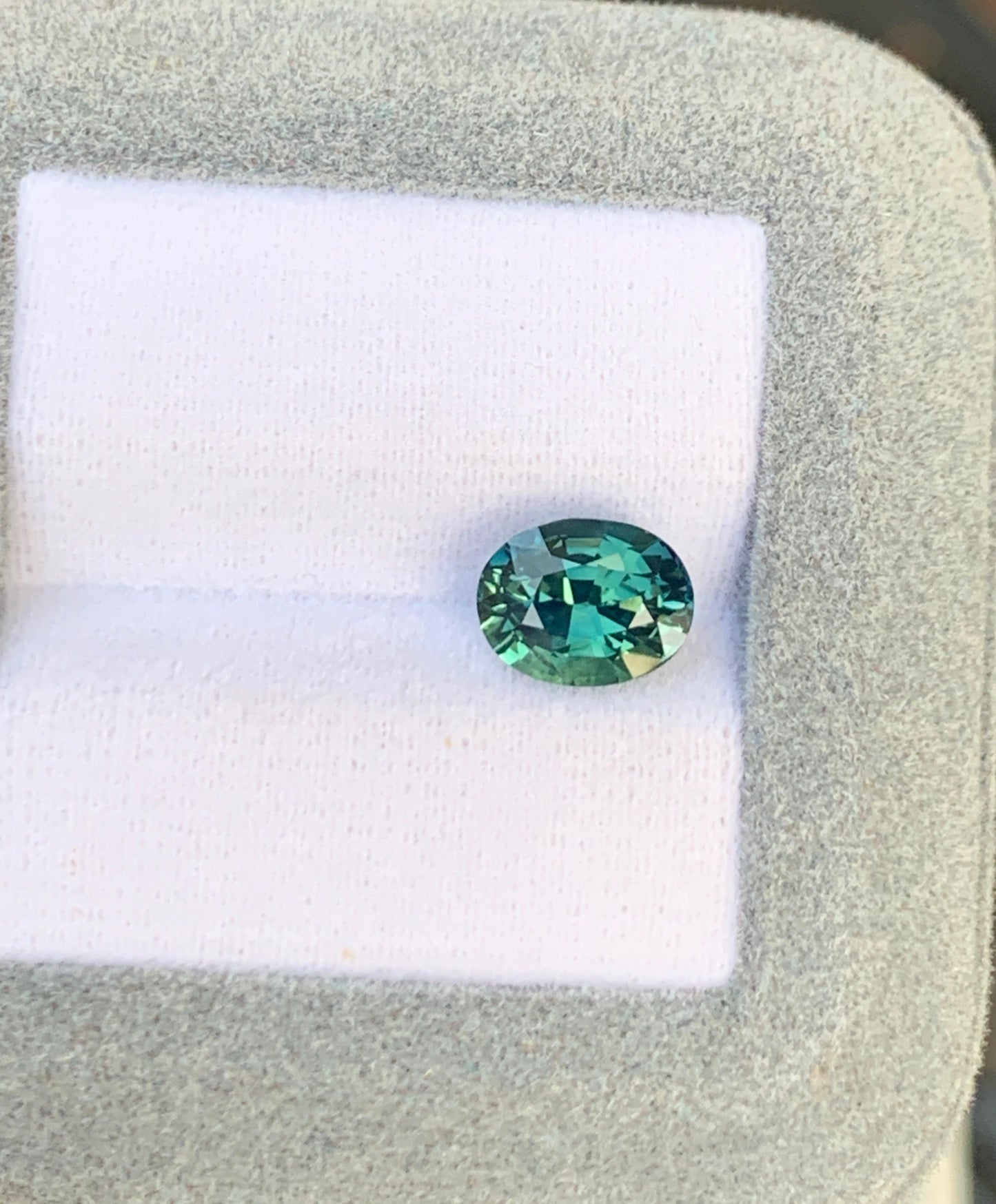 saphir-teal-ovale-3-08ct-photo-2