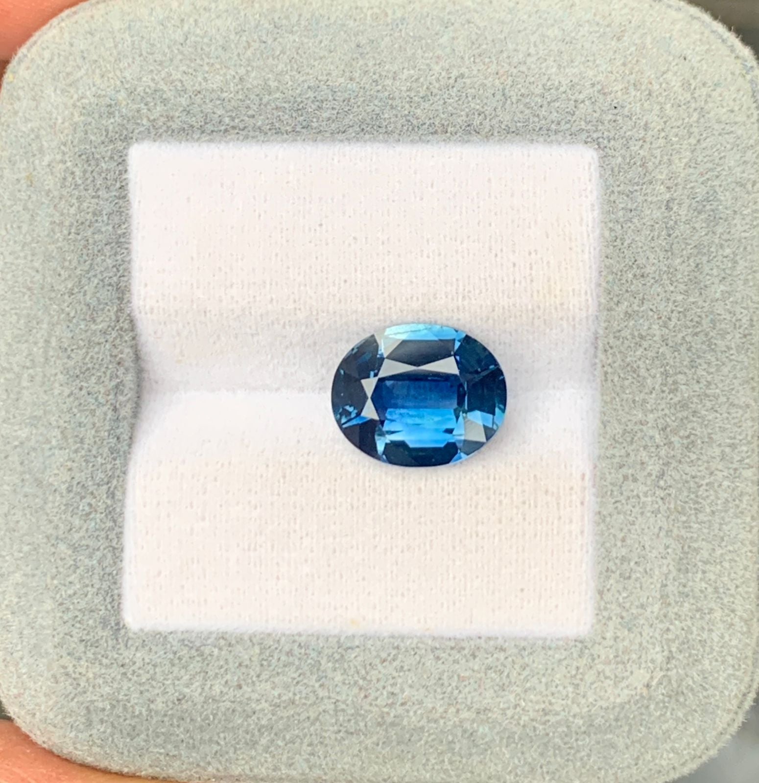 saphir-teal-ovale-5-00ct-photo-2