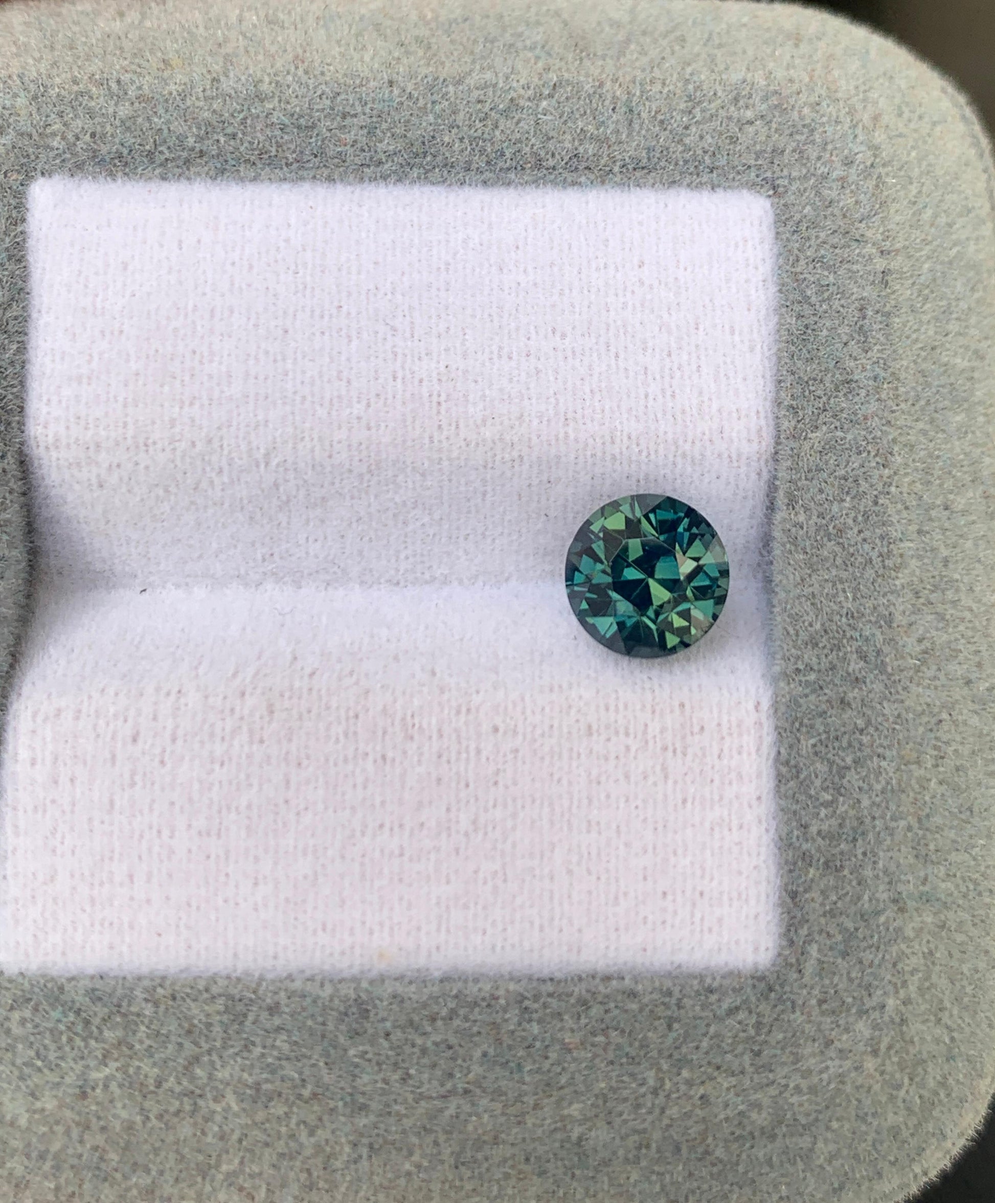 saphir-teal-rond-2-05ct-photo-2