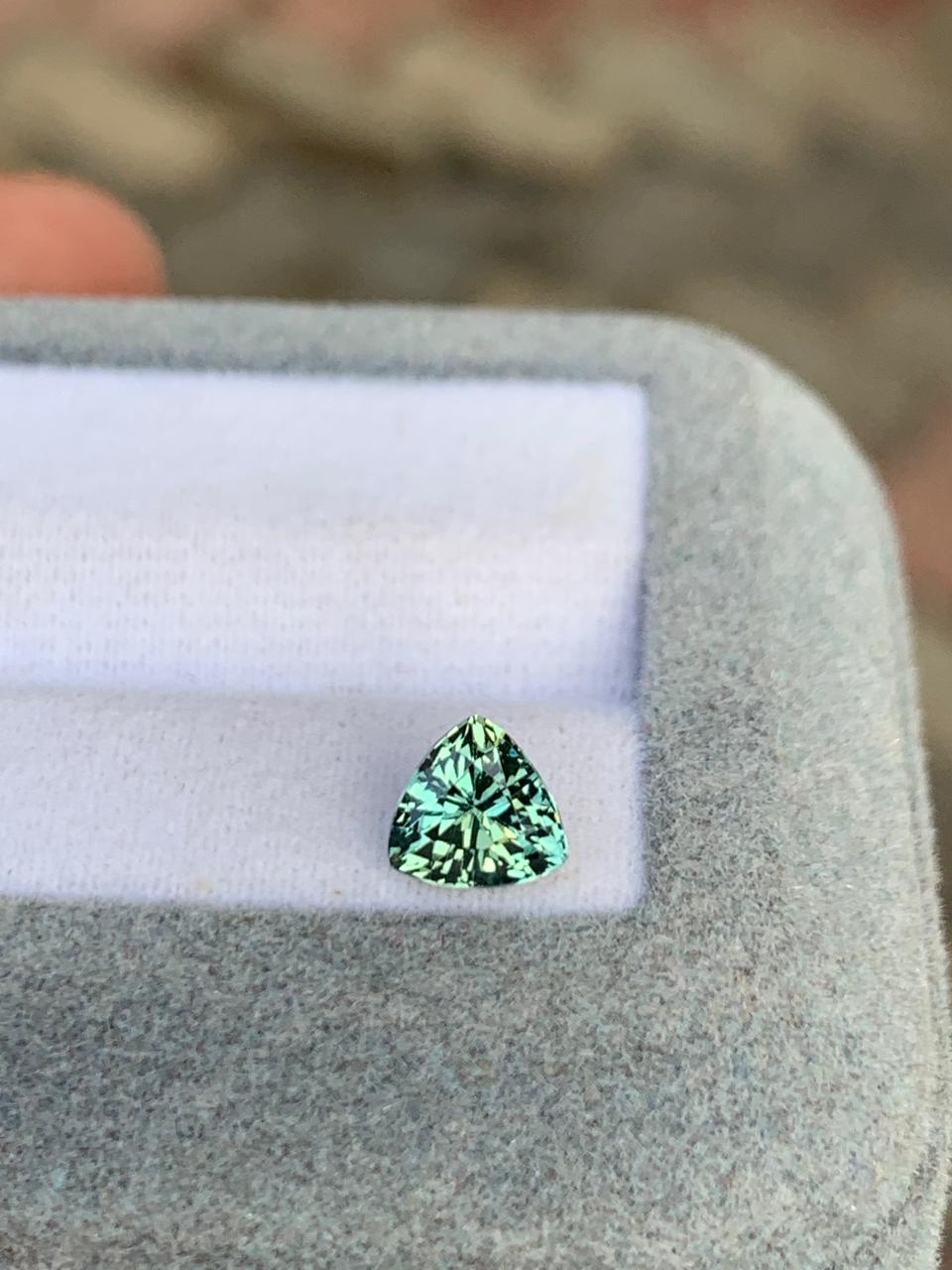 Saphir Teal 1,10ct, vue détail | Bonnot Paris