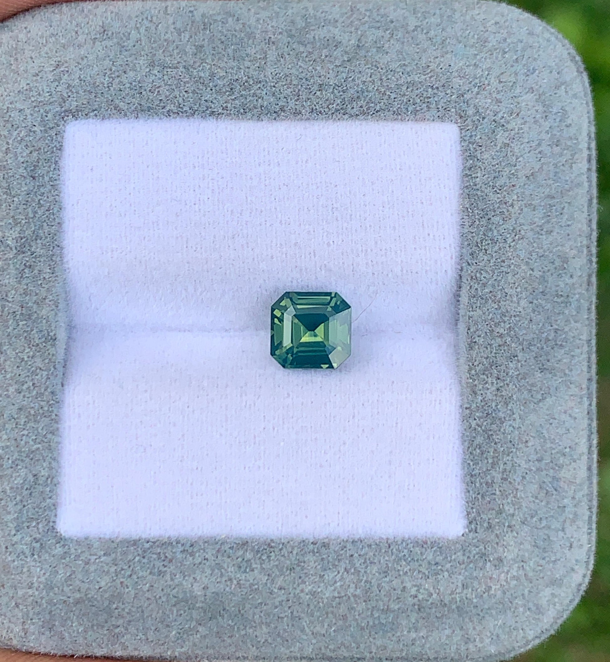 saphir-vert-émeraude-1-47ct photo2