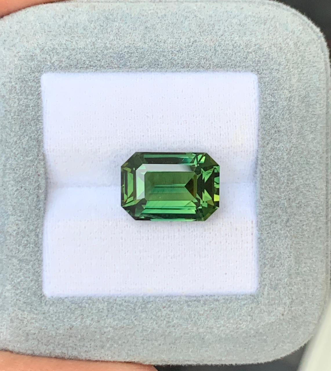 saphir-vert-émeraude-10-00ct-Photo-2