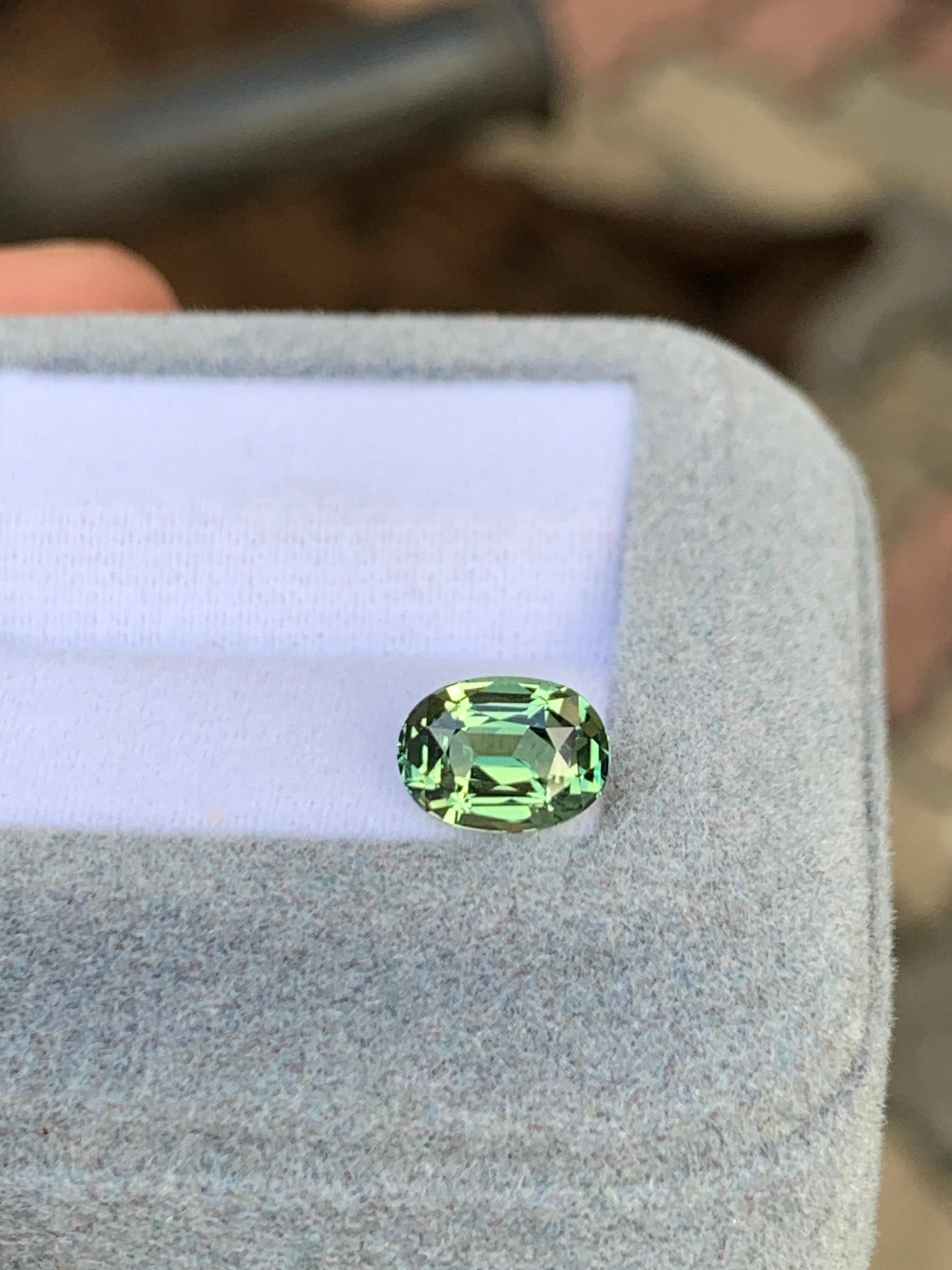 saphir-vert-ovale-2-02ct-photo-2