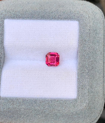 spinelle-rose-émeraude-1-02ct-photo-2