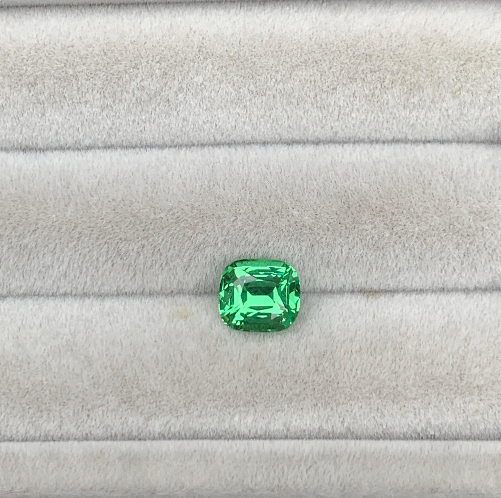 tsavorite-coussin-1-75ct-photo-1